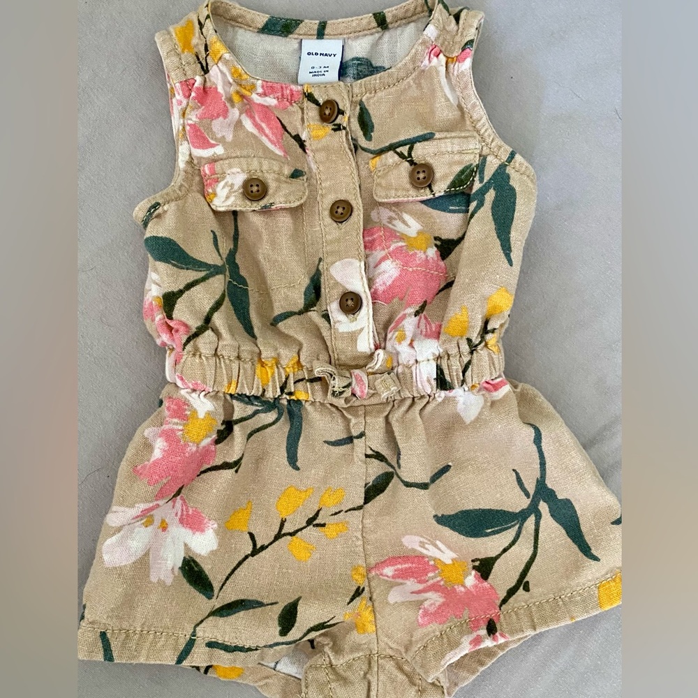 Baby girl floral romper